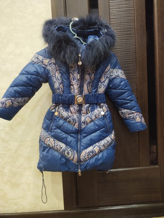 Продам тёплое пальто для девочек.