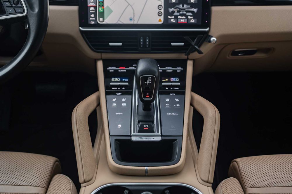 Porsche Cayenne 2021 V6 Premium package / 96 000km