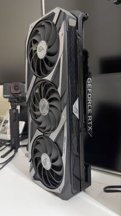 Видеоката ASUS ROG STRIX 3090 24GB