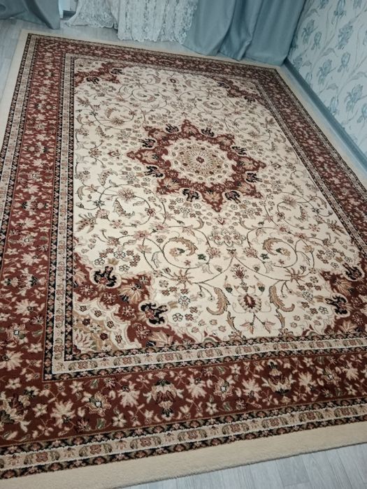 Продам ТВ,кавер, диван, штор