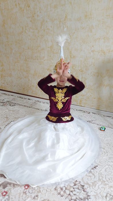 Продам платье на 8-9 лет