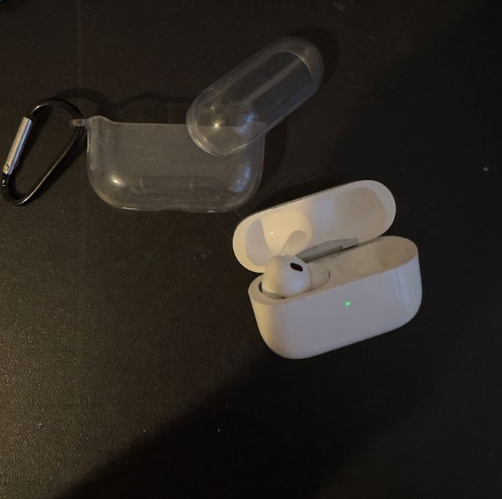 Airpods pro 2 (doar o casca)