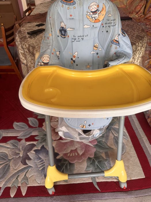 Продается манеж и столик для кормление