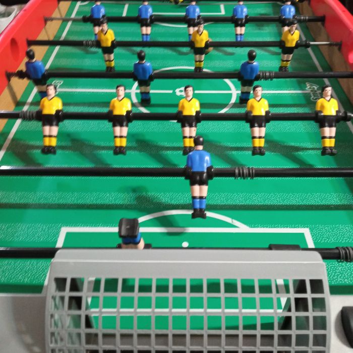 Vând masă fotbal