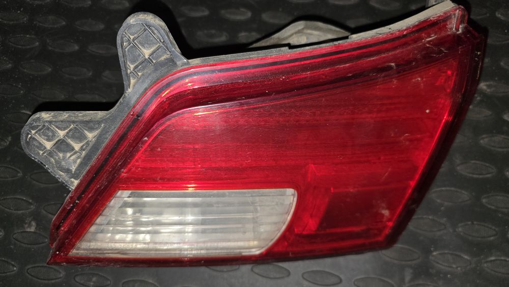 Задний стоп сигнал Subaru Outback