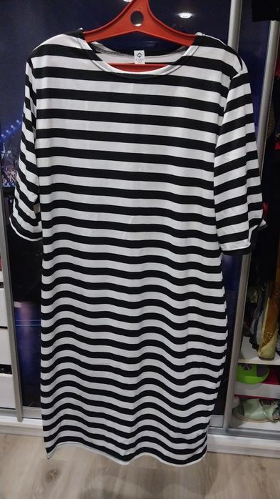 Продам  женское  платье