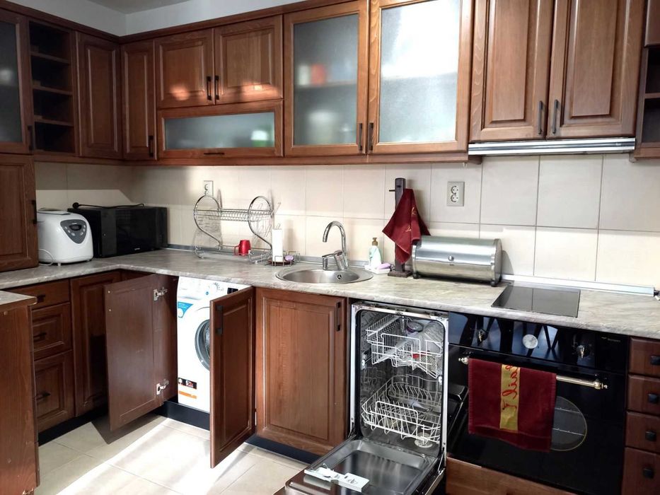 Дава се под наем Тристаен апартамент в София, Център - 110 кв.м за 797.64 € - Снимка #1