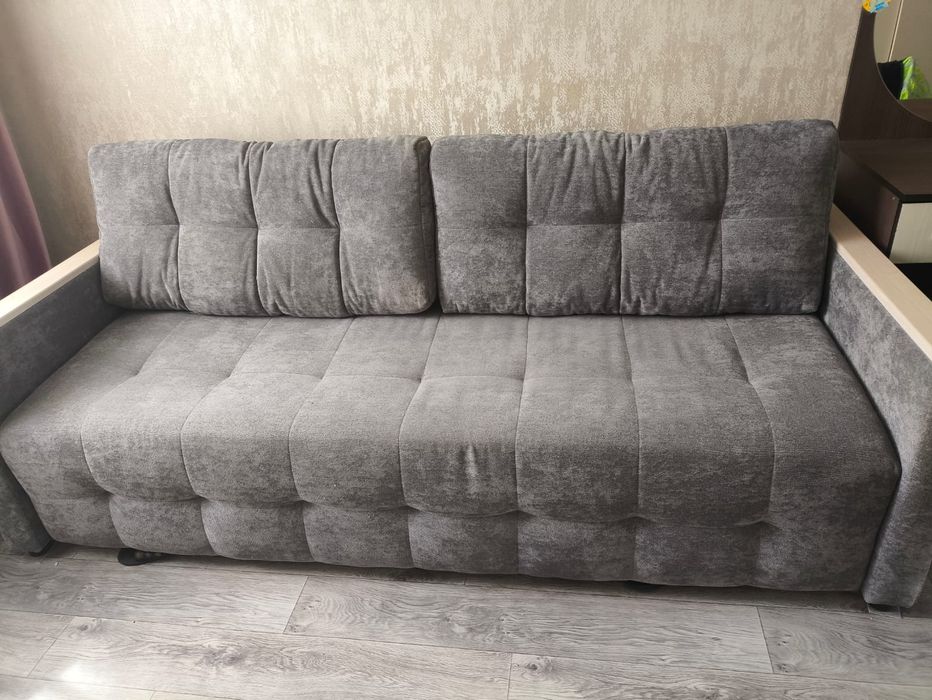 Продам компактный диван