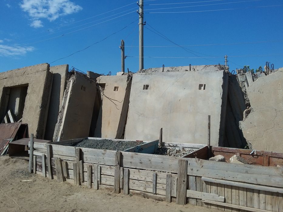 Продается стеновые и бетонные блоки.