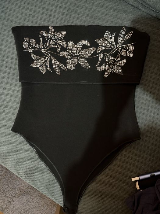 Черно боди на Zara