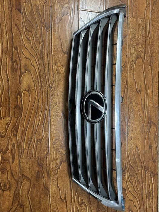 Решетка радиатора 570 оригинал