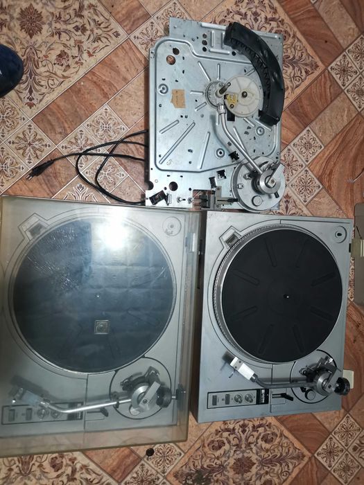 Магнитолы и пластинки продам