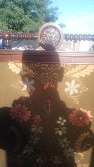 Paravan aprope 200 de ani