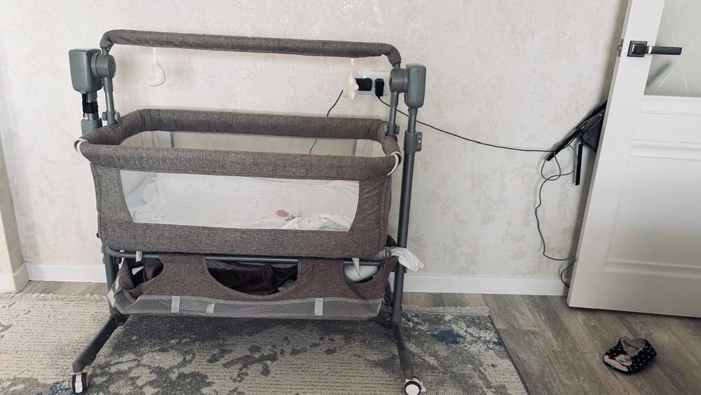 Кроватка для новорожденых