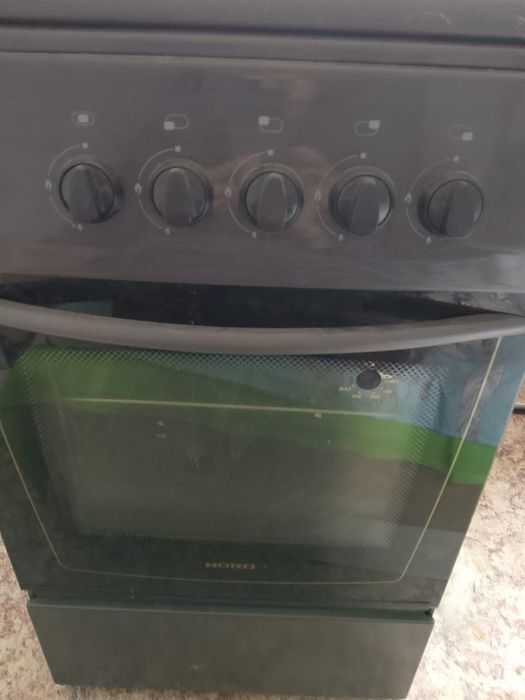 Продам газовую плиту.