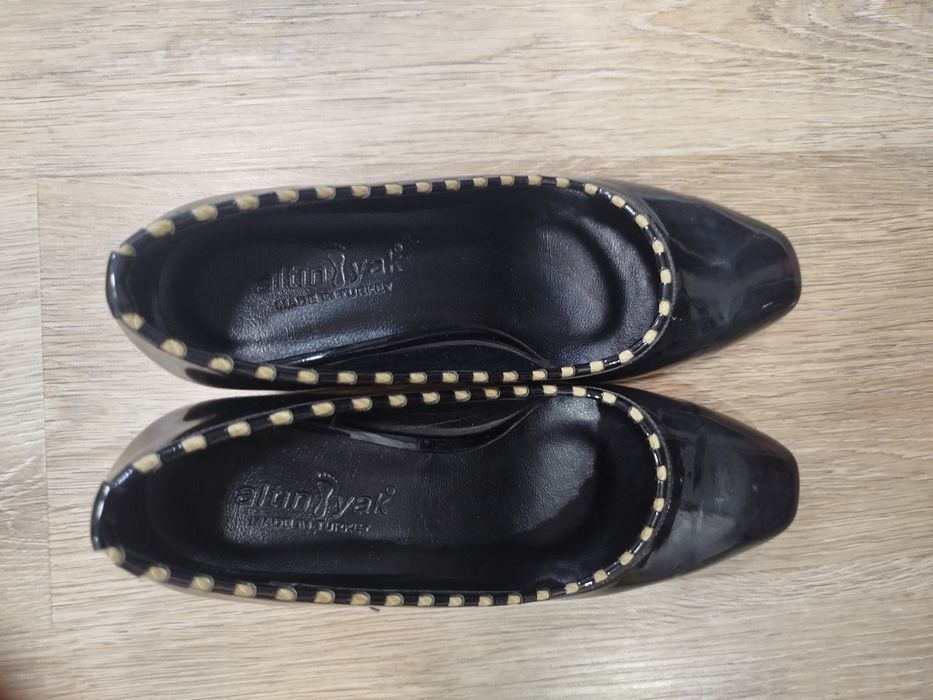 Продются новые турецкие туфли