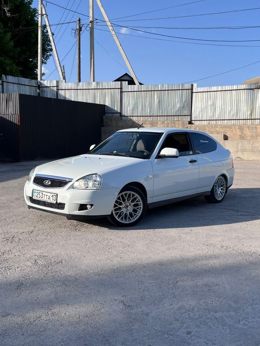 Lada Priora 217280