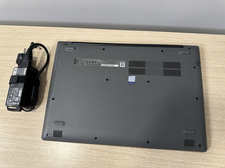 Ноутбук Lenovo intel, 8GB, SSD 256GB, 2 видеокарты