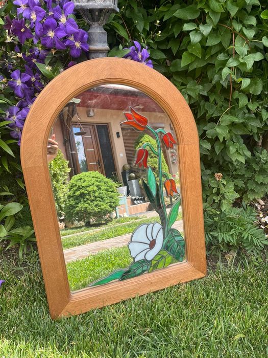 Oglindă decorativă din lemn