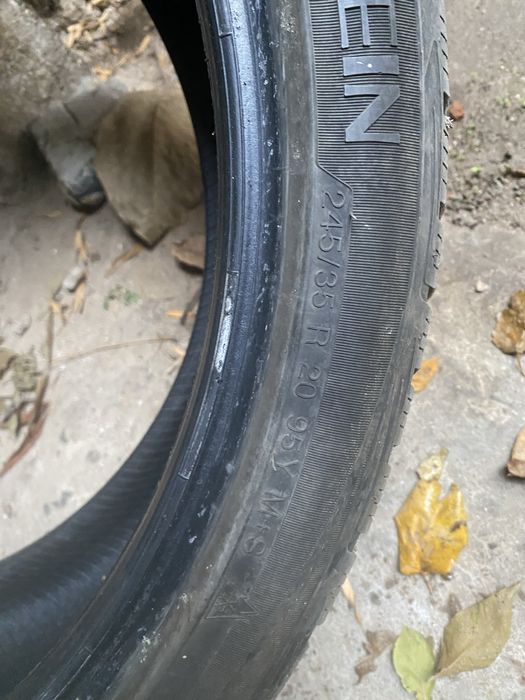 Зимна гума Vredestein 245/35/20