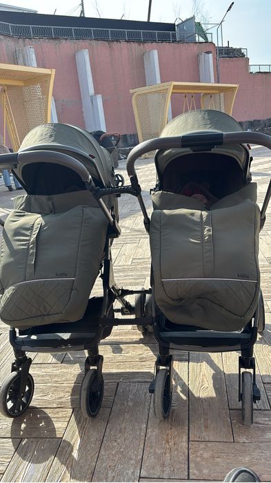 Продам две одинаковые коляски kidilo