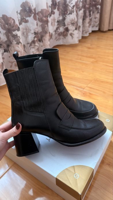 Сапоги с каблуком