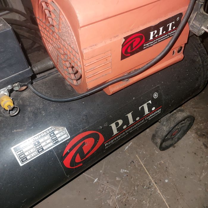 Продам воздушный компрессор