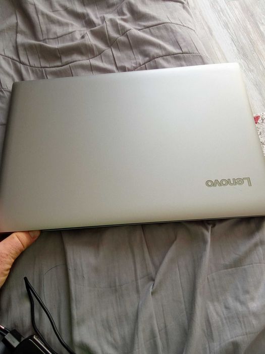 Продавам лаптоп,марка Леново