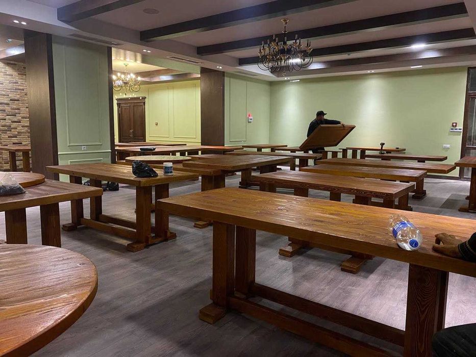 Стол и стулья под старину