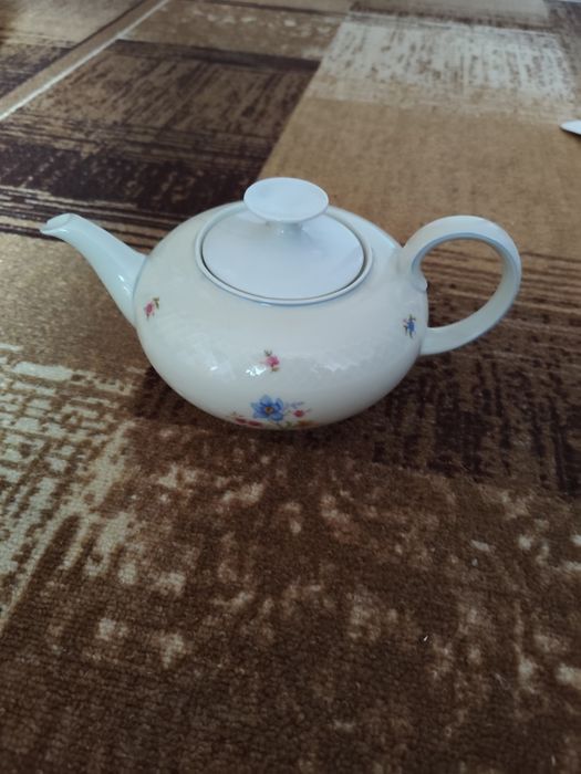 Стар Български порцеланов чайник!