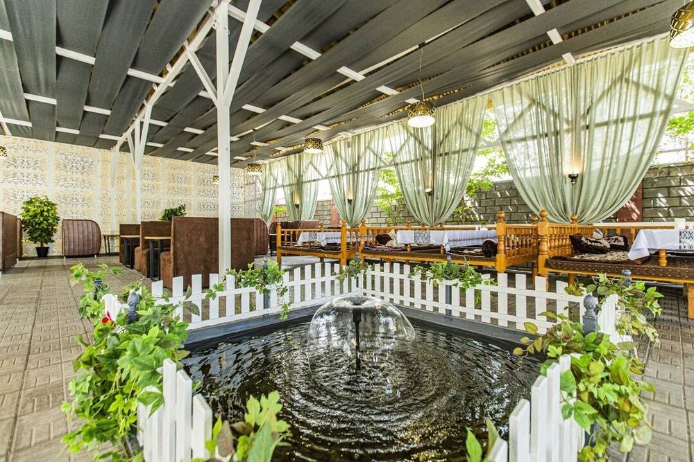 Летник и мебелью