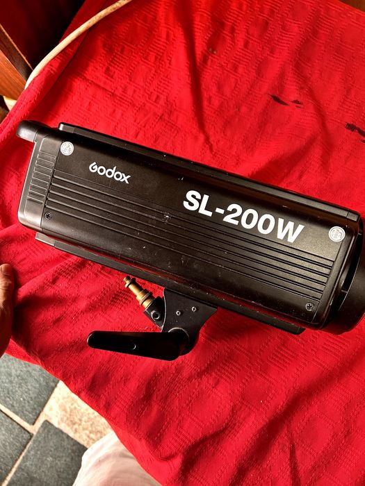 Godox SL200W LED Video Light – Montură Bowens