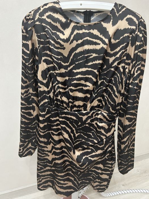 Продам женские платья