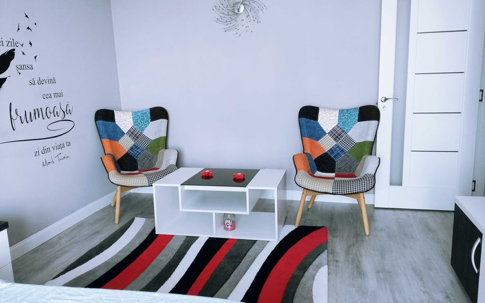 Închiriez apartament