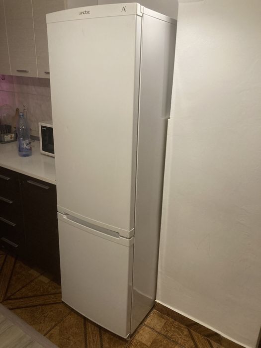 Frigider 200lei NU PORNESTE combina frigirifica 200lei