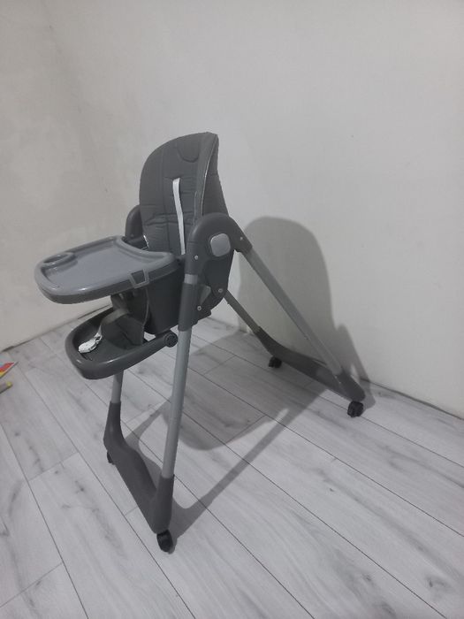 продам детский стулик для кармление малиша