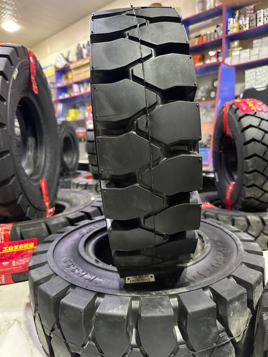 шина 6.50-10 солид DINGJIA