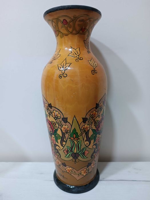 Ваза. Дерево. Роспись. Посвящена великому ученому Бируни.