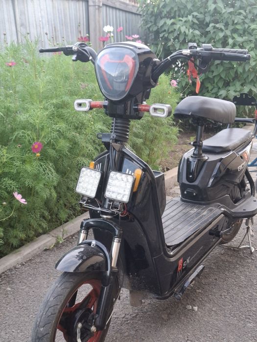 Продам элеткро скутер