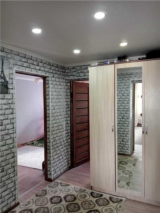 3х ком кв, кирп. год 1990. 2 эт, 2мкр