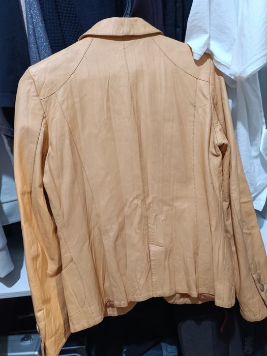 Куртка и кожаный пиджак