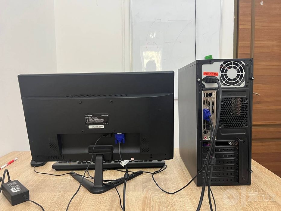 Desktop kompyuterlar 10 dona