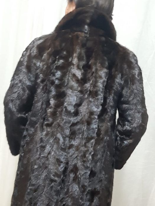 Продам норковую шубу.