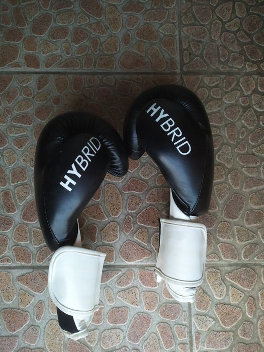 Боксови ръкавици