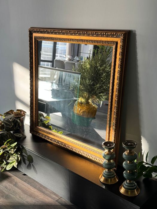 Зеркало в антикварной  раме