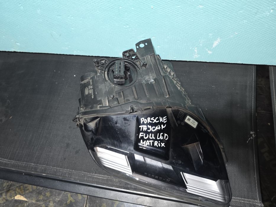 Porsche Taycan Full Led Matrix десен фар