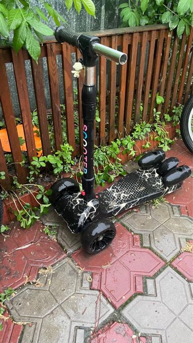 Продам самокат срочно