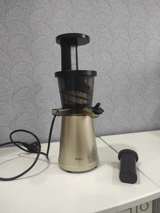 Redmond соковыжималка шнековая