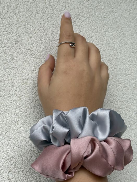 Set scrunchie de par din matase sarinata