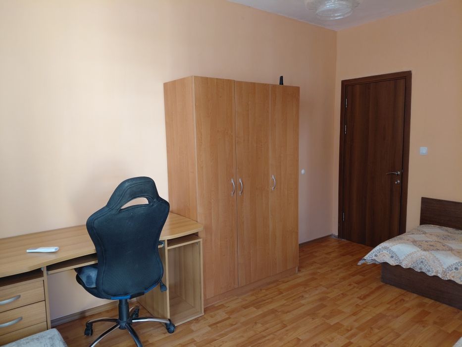 Под наем Тристаен Левски–В